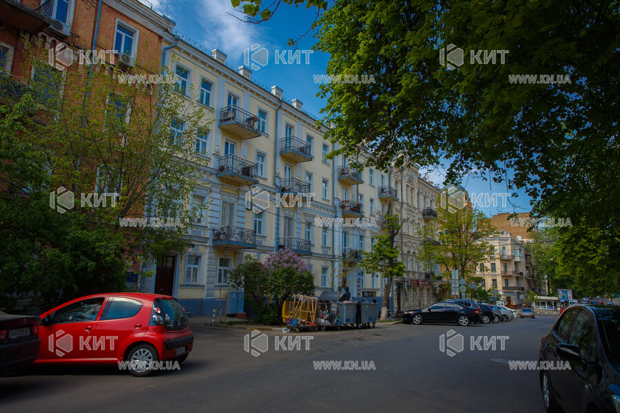 БЦ Івана Франка, 36